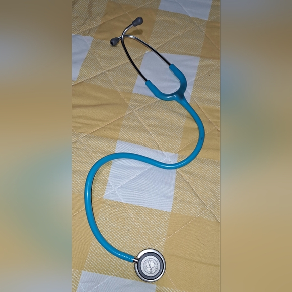 Littmann Stethoscope - Picture 1 of 3